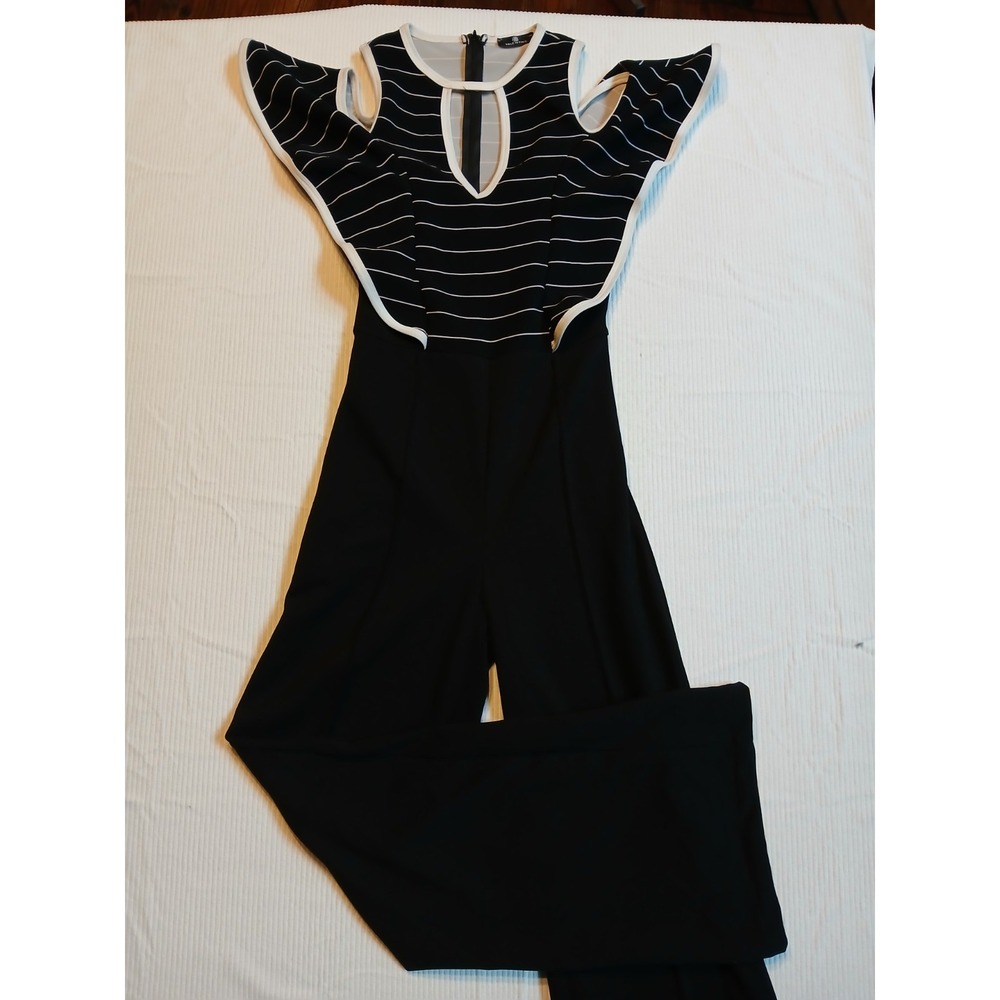 Valentine Wide Leg Jumpsuit Size Small Black And White Ruffles, Chic, Classy